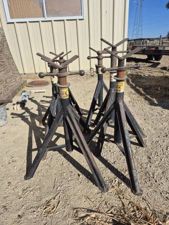 (6) Somner non - folding pipe stands 1