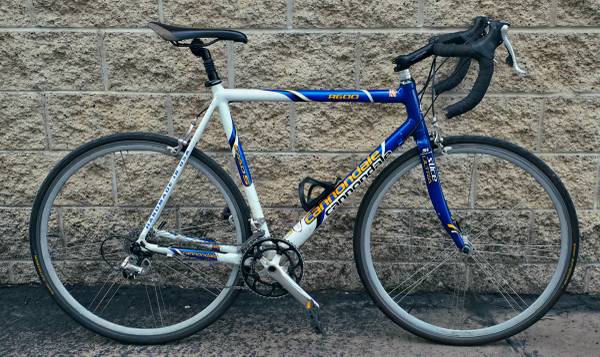 Cannondale 58cm Ultralight Bike w Carbon Fork - Conti Gatorskins 1