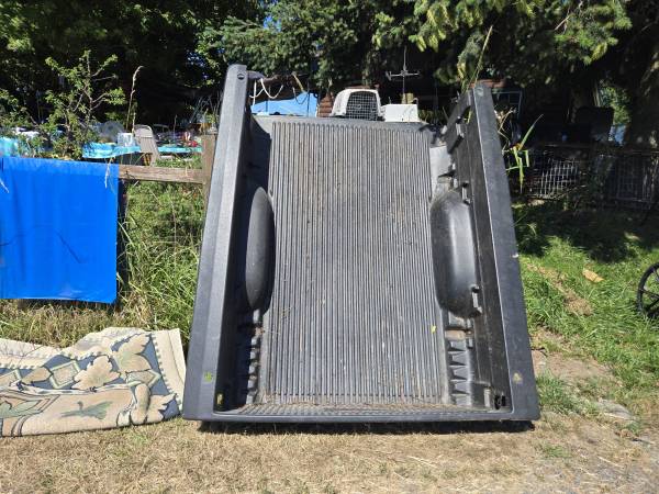 BED LINER FOR SMALL PICK UP 1
