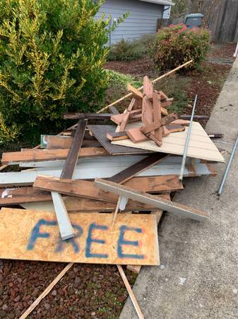 Free wood. And a couple poles 1