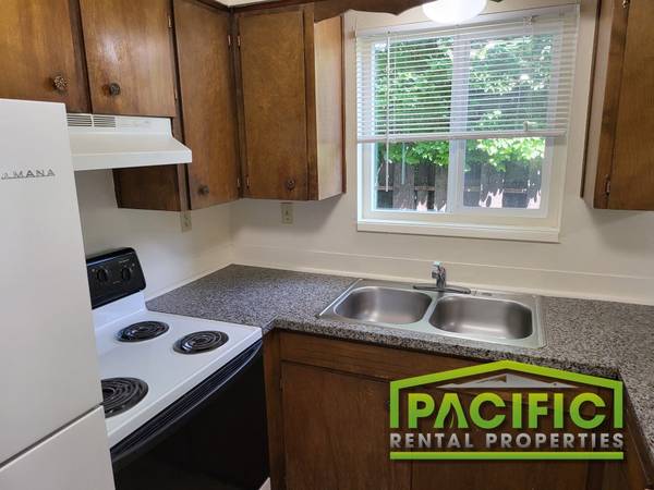 $1,245 / 2br - 1000ft2 - 167 Lincoln St (Ashland)63654692922753124