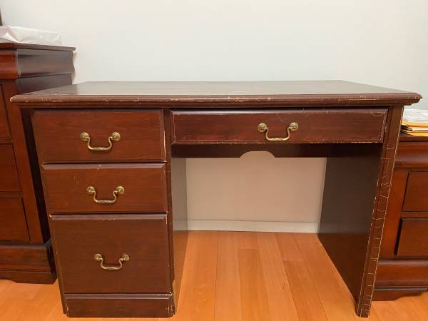 Vintage Wooden Desk – Solid Wood – Good Condition 1