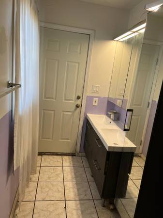 $650 1BR room for rent. For more please contact me. (Brooklyn)63945498238338123