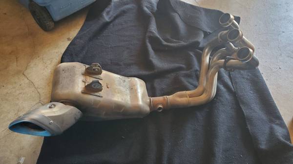 Yamaha FJ-09 / Tracer 900 stock exhaust 2015-2020 1