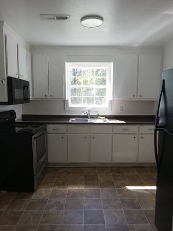 $900.00 / 2br - 832ft2 - 202 Yancey Street64050653433858123