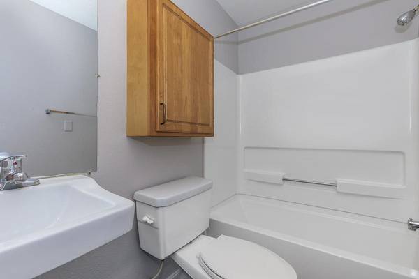 $1,194 / 3br - 1200ft2 - Beautiful Clubhouse with Large Community Room (Wynnbrook Pines Apartments)63685943915267122