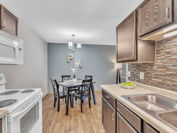 $1,180 / 2br - 1100ft2 - 2 BD, Security Camera, Package Receiving (408 Park Meadows Dr, Waite Park, MN)63988651957379121