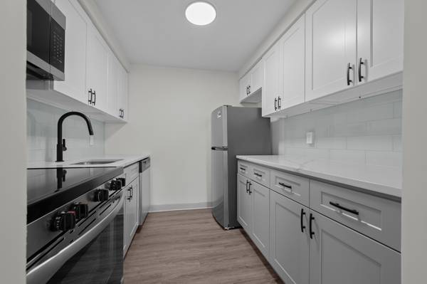 $1,550 / 2br - 950ft2 - Amazing Loft Apartment, Potential Office tons of Open space (East Hartford)63989075120259121