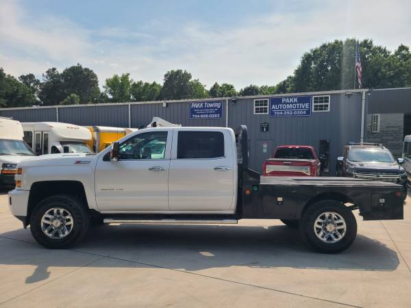 2019 Chevrolet Silverado 3500 LTZ Z71 Diesel 4x4 Skirted Flatbed SRW - $42,700 (Peachland)63617435072515121