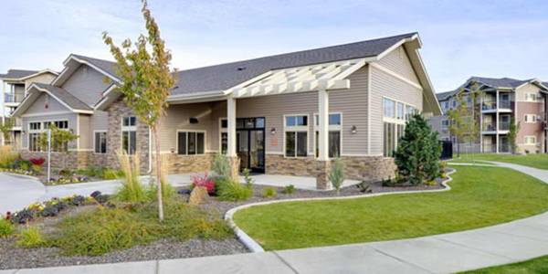 $2,065 / 3br - Calefacción central y aire acondicionado, área de juegos, 3 habitaciones 2 baños (10405 Vienna St, Parker, CO)63658196339713124
