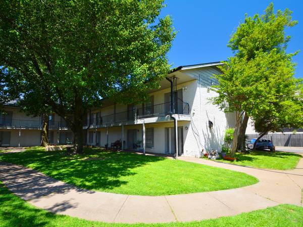 $880 / 2br - 800ft2 - $299 FIRST MONTH SPECIAL IMMEDIATE MOVE IN! (Tulsa)63806193376513120