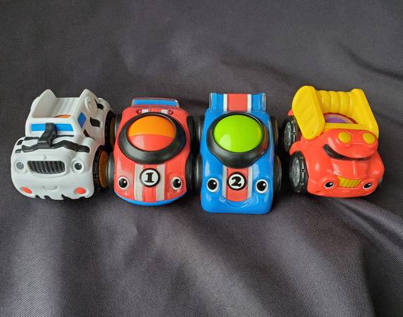 2010 Fisher Price Lil Zoomers Coches de Carreras con Pelota Rodante Debajo del Coche - $5 (Tacoma)63439448688257121