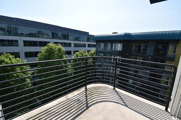$1,995 / 1br - 675ft2 - 1BR apt | Modern kitchen | Wood-style flooring | Washer/Dryer inside (Seattle Waterfront, Belltown, Elliott Avenue)63814789155971124
