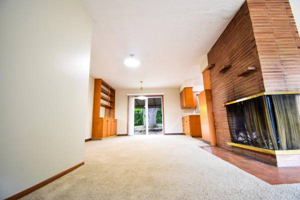 $2,395 / 3br - 1200ft2 - Charming 3 Bedroom 2 Bath Home with Large Backyard! (Beaverton)63831398124289122