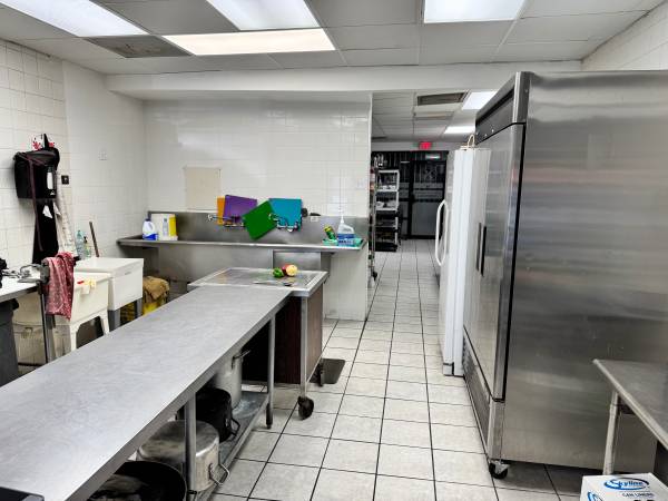COMMERCIAL KITCHEN 1