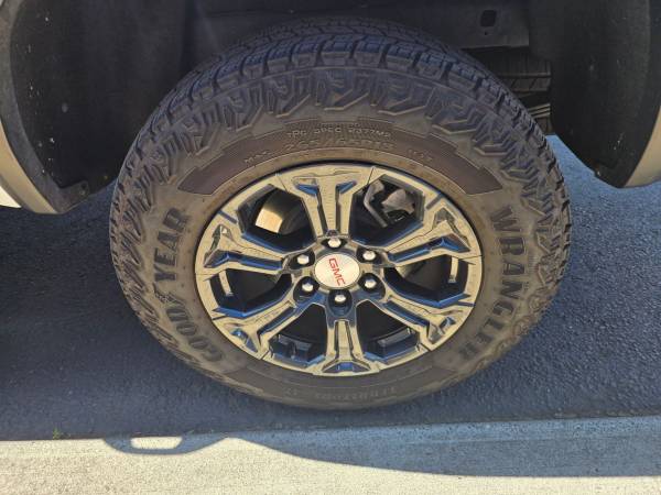 2024 GMC Canyon Truck Elevation - Photo 9