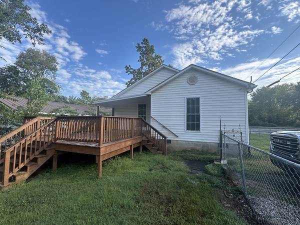 $1400.00 / 3br - 1135ft2 - *COMING SOON* Cozy Home Near WKU63846718976899120