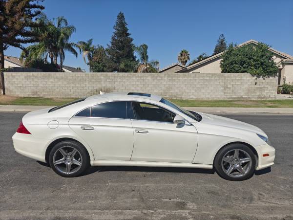 2008 Mercedes Benz CLS550 Diamond White Edition 1 de 550 - $16,50063618270938113124