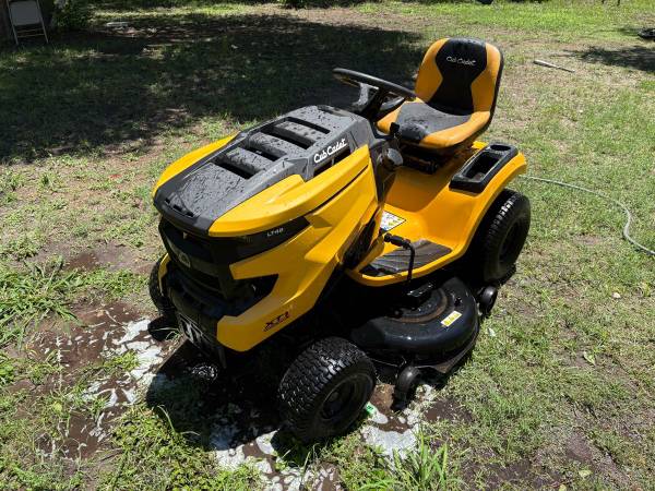Cortacésped autopropulsado Cub Cadet XT1 LT46 - 1.999 $