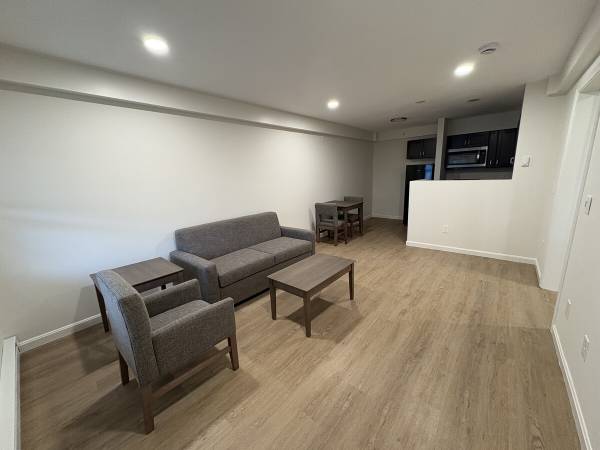 $1,825 / 1br - 1 BEDROOM FURNISHED 2 minutes from UMASS CAMPUS (N Pleasant St)64017045123969121