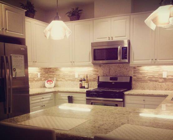 $1,595 / 2br - 1200ft2 - Beautifully furnished condo in the heart of Long Beach (Lng Beach)63869889783427120