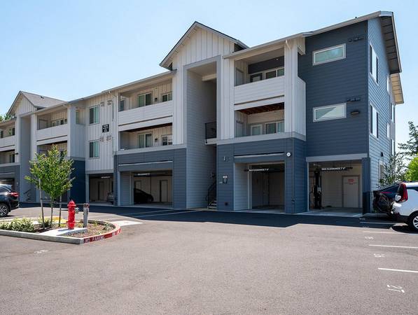 $1,675 / 1br - COME TOUR 6 FREE WEEKS - Short Commute to Portland & Small Town Charm (Tigard)63914739885186124