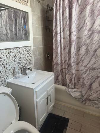 $1,000 / 1br - Room east flatbush (Brooklyn)64033289943427123