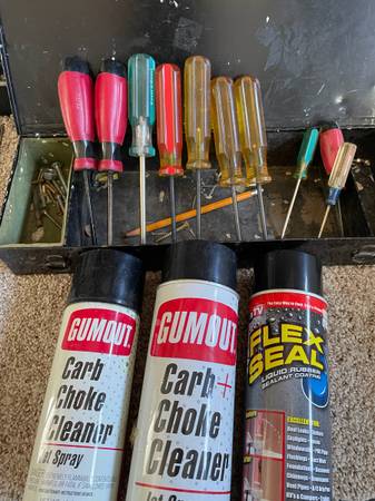 Assorted Screwdriver Set with Metal Toolbox and Maintenance Sprays-Cro 1