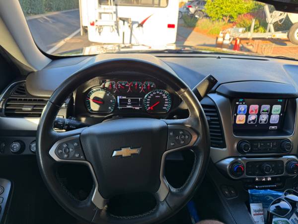 CHEVY TAHOE 4x4 - $31,000 (novato)63473132656001124
