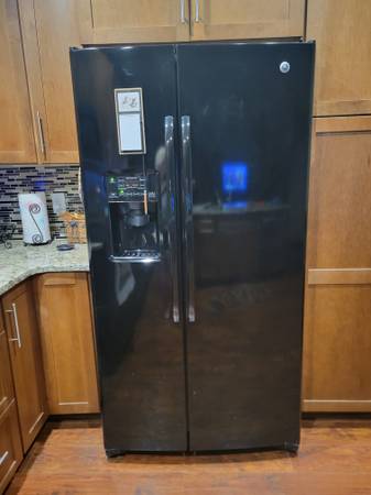 Refrigerator 1