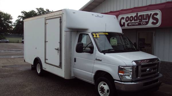 2022 Ford E-Series Cutaway 14 BOX TRUCK roll up rear door and side do - $26,980 (Saint Cloud - Waite Park)63469773891459121