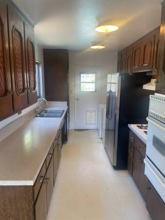 $3,950 / 3br - 1014ft2 - Casa de una sola planta con piscina (Clairemont)63701704846723123