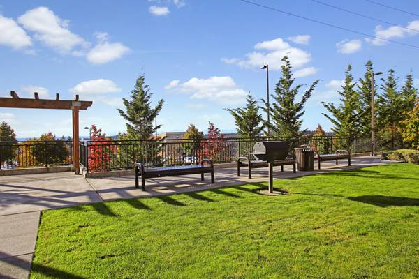 $1,895 / 1br - 561ft2 - Limited Time Offer: 6 WEEKS FREE! C106 (SeaTac)63786780228227120