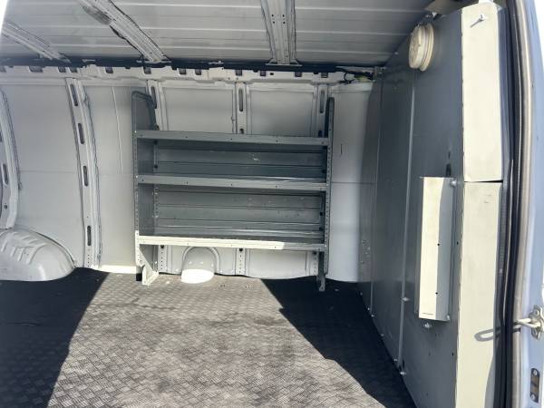 2020 Chevrolet Express 3500 Extended - Photo 9