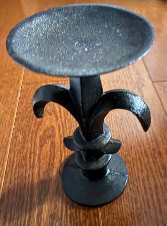 Cast Iron Fleur-De-Lis Candle Holder 1