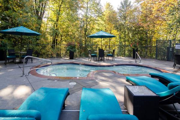 $1,839 / 2br - 1028ft2 - 2BD 2BA, Ventanas Grandes, Lavadora/Secadora Incluida (1940 NW Miller Rd, Portland, OR)63777270611457121