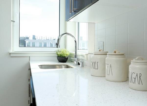 $2,175 / 1 hab - 650 pies² - ¡Disponible apartamento de una habitación con lavadora/secadora y aire acondicionado! (Capitol Hill)63688352165633124