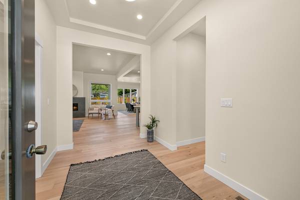$1.399.950 / 3 hab - 2561 pies² - CASA ABIERTA. Nueva casa de un nivel en un terreno amplio junto al lago Padden. (Bellingham)63509634892289124