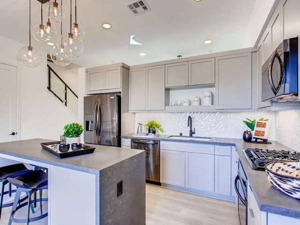 $3,723 / 3br - 1357ft2 - Garaje para 2 autos con almacenamiento, espacios de terraza amplios, área para barbacoa/pícnic63865815491457123