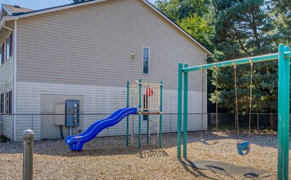 $1,550 / 2br - GET $1700 in SAVINGS - Garden-style Unit + WD Set & Dishwasher (Glenfair)63999452642819124