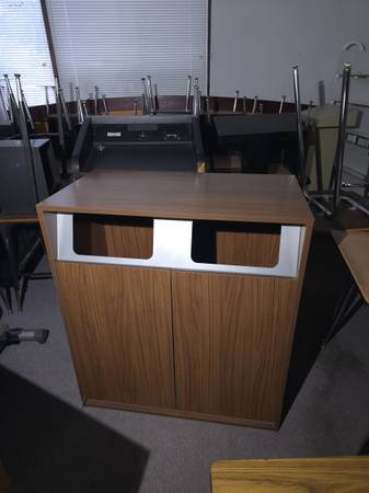 Restaurant Trash Bin 1