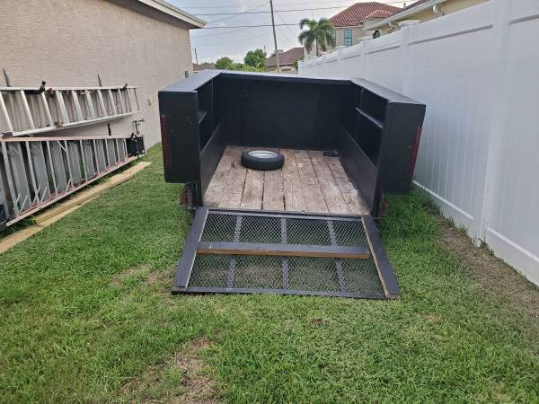 Utility Trailer 5' x 8' with rear ramp - PRICE REDUCED 1