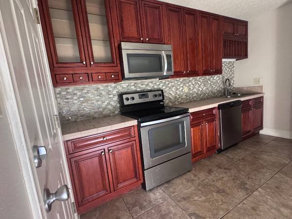 $1200.00 / 2br - 1000ft2 - Cerca de UL y autopistas.. ¡Ubicación excelente!   ¡No durará mucho!63857515282433120