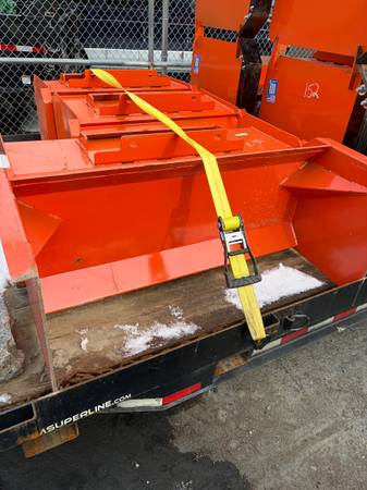 MIN SKID STEER SNOW PUSHER 1