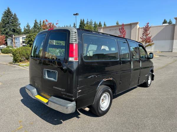 2002 Chevrolet Express G2500 - $5,900 (bitterlake)63470887435905124