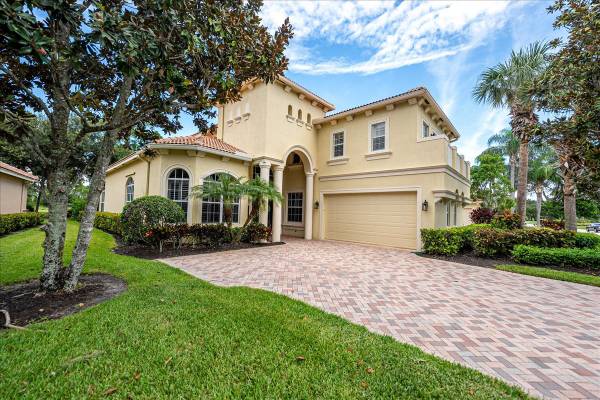 $749,000 / 4br - 3250ft2 - PGA Pool Home on Golf Course (PGA)63799881426689120