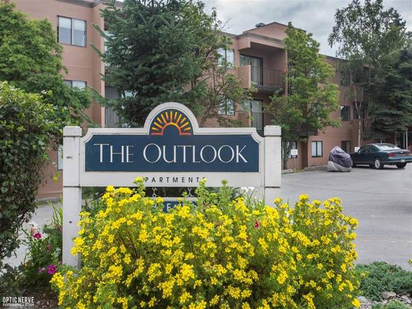$1,585 / 2br - 721ft2 - Feel at home your first night! Fall in love with your 2 BR / 1 BA! (Anchorage - 5 Minute Drive to Delaney Park)64004784304770120