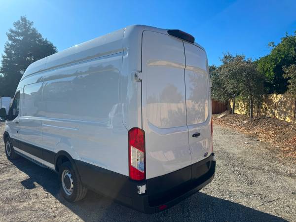 2023 Ford Transit 250 - Photo 4