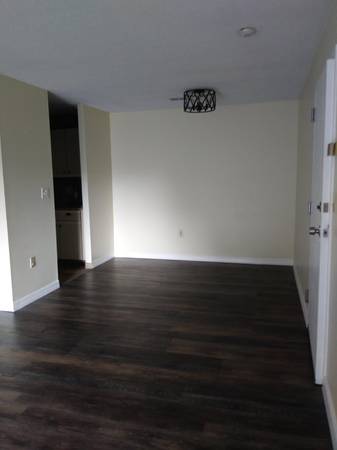 $320,000 / 2br - 970ft2 - 2 BR, Condo,1 Bath, great location, 3rd flr., garden style & updated. (Suburban)63996692890114124