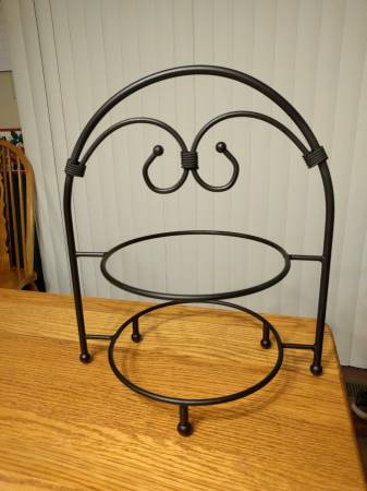 Iron Two-Tiered Server 1